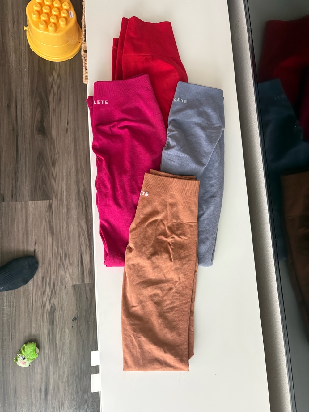 Alphalete Leggings Set — Red, Magenta, Gray, Brown